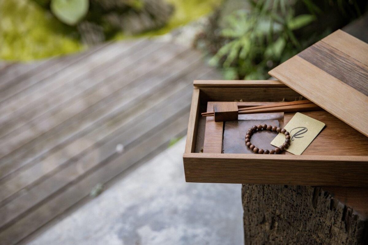 Wood gift box