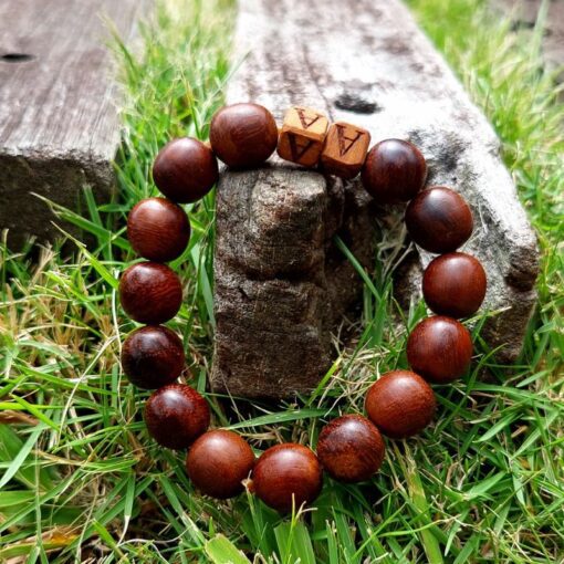 Bracelet in recycled wood