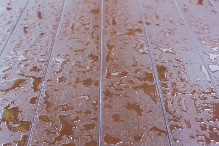 ulin-wood-moisture-wet-floor